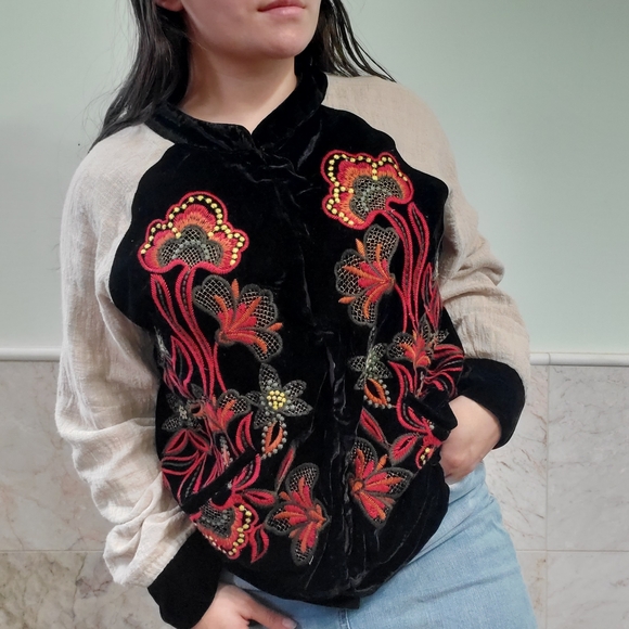 gimmicks by BKE Jackets & Blazers - Gimmicks Floral Velvet Embroidery Bomber Jacket Size Large